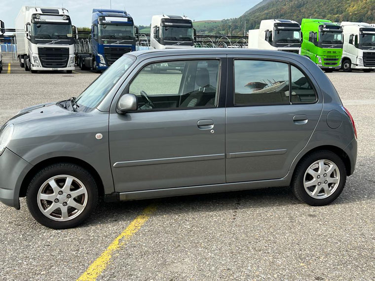 DAIHATSU Trevis 1.00